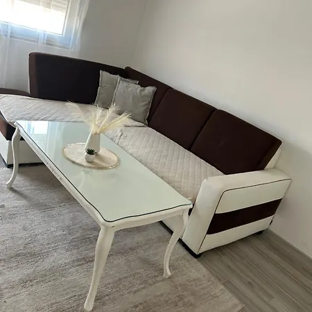 Apartman Mia *